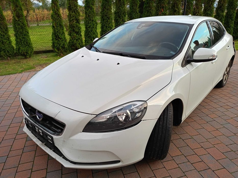 Volvo V40 D2 2014