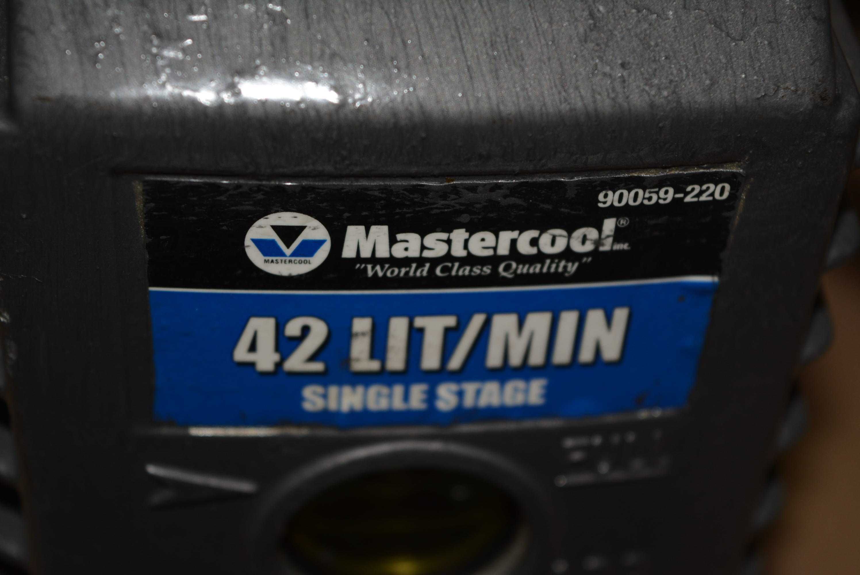 Вакуумный насос Mastercool 1 ступ.42 л.м 90059-220 холодильщика