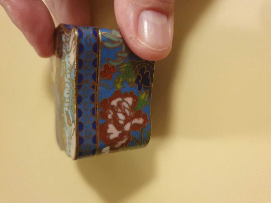 Cloisonne,emalia na mosiądzu, pudełeczko.