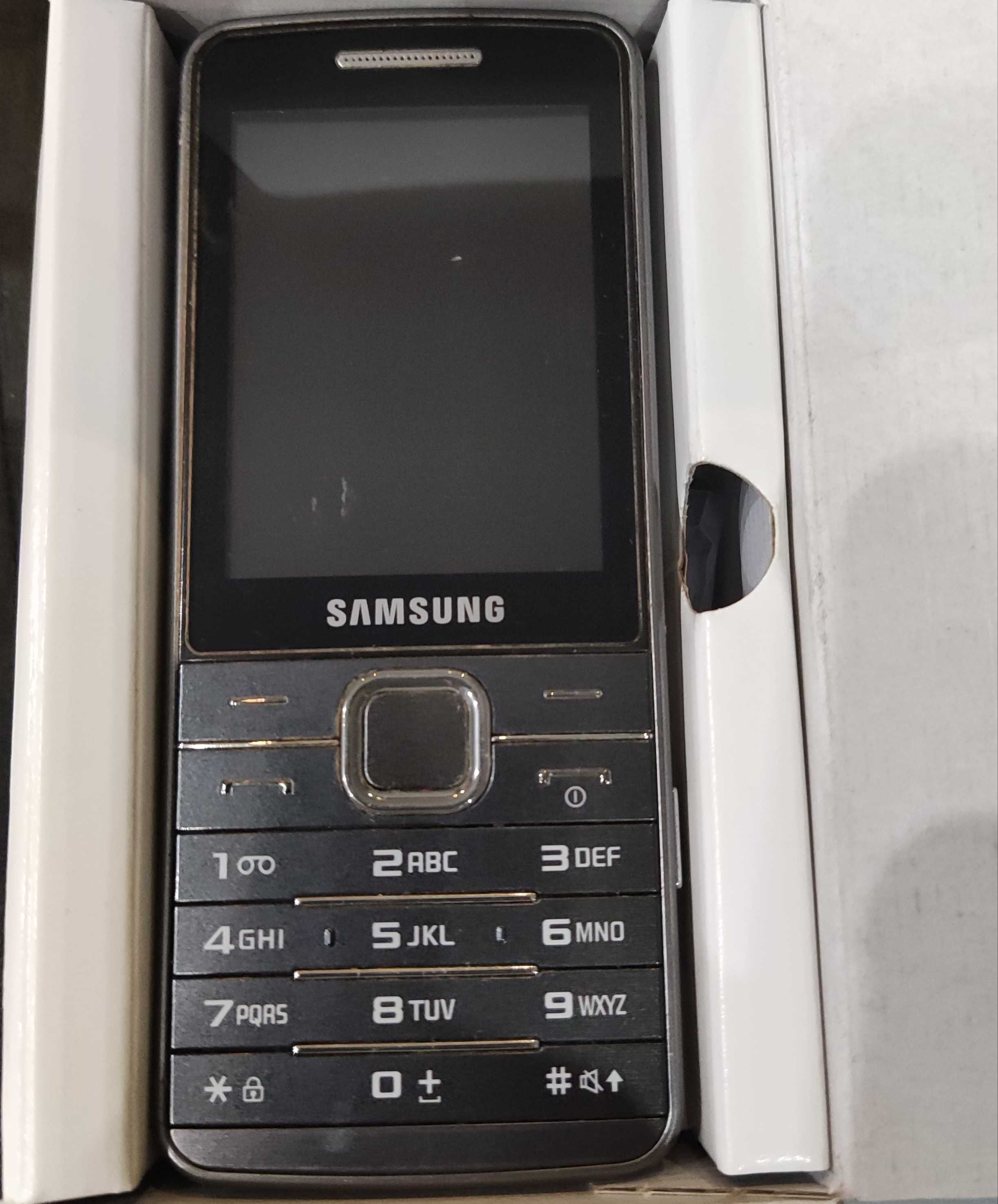 Sprzedam telefon SAMSUNG GT-S5611 ( 5 .0 MEGA ) kolor Metalic Silver