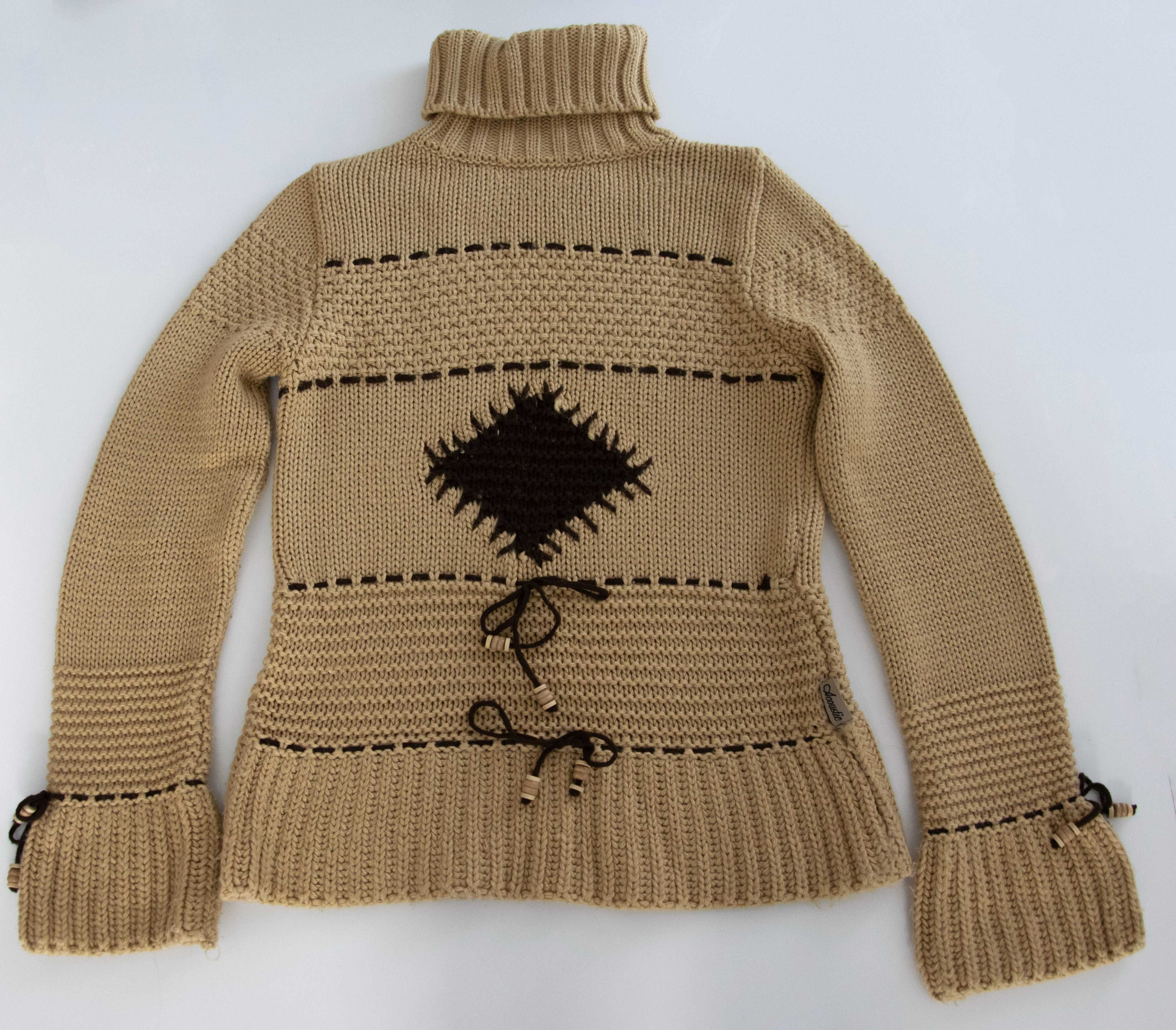 Karmelowy sweter golf z wełną - S/36