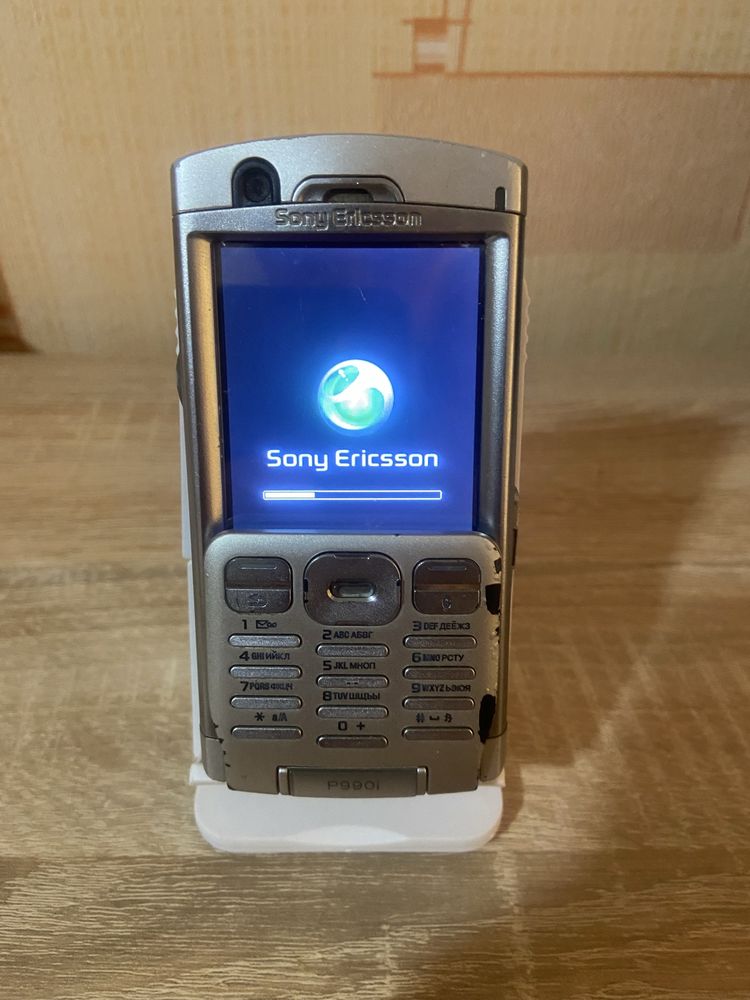 Sony Ericsson P990i