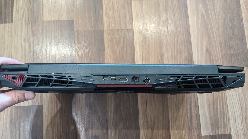 Большой 17.3 MSI GT72 i7 6820HK GTX DDR4 16Gb SSD+HDD