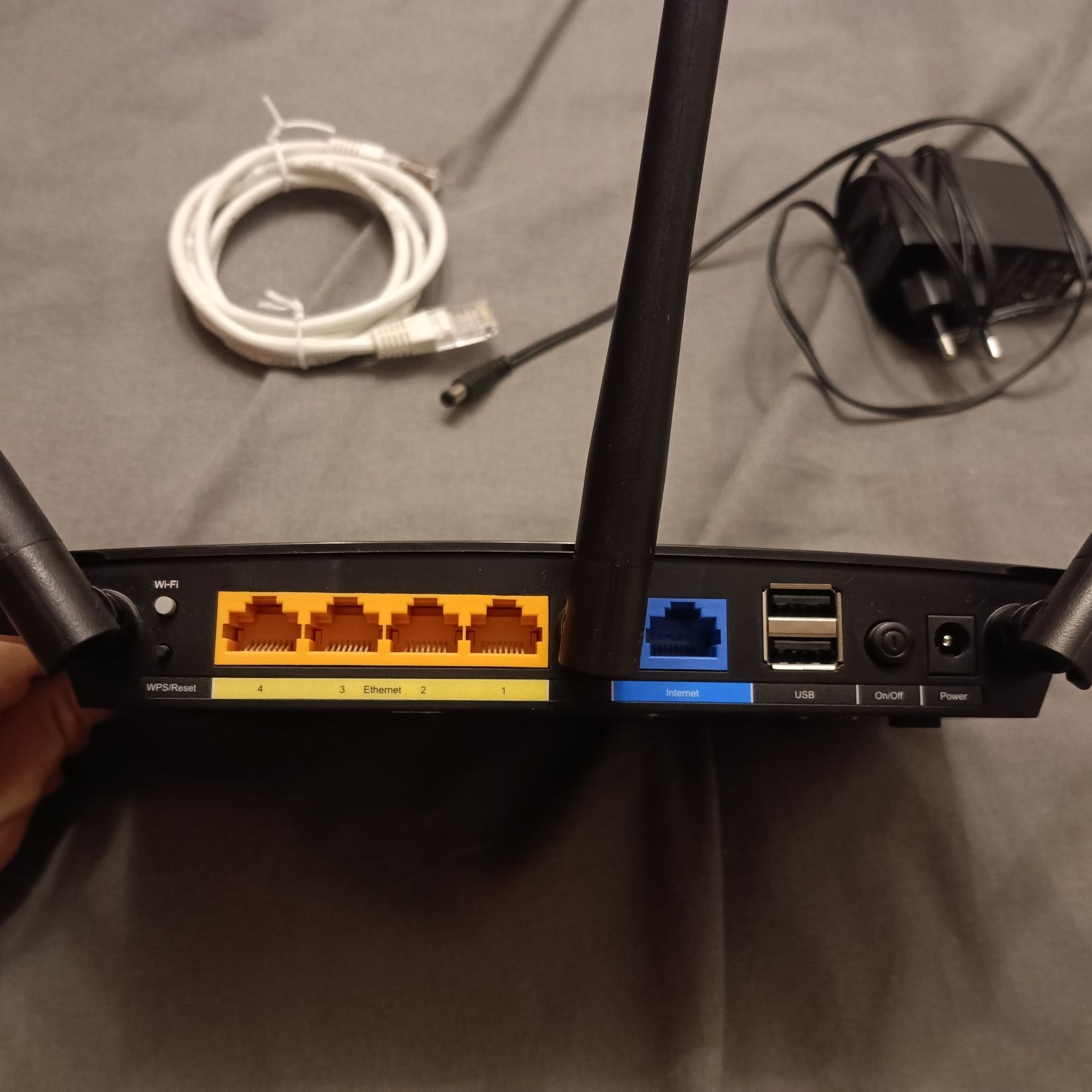 Продам роутер TP-LINK WR942N