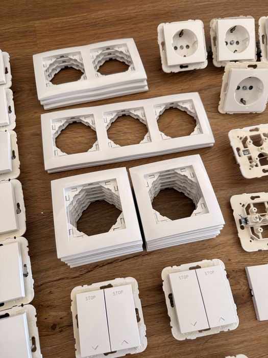 Conjunto de Switches, tomadas e Espelhos Efapel