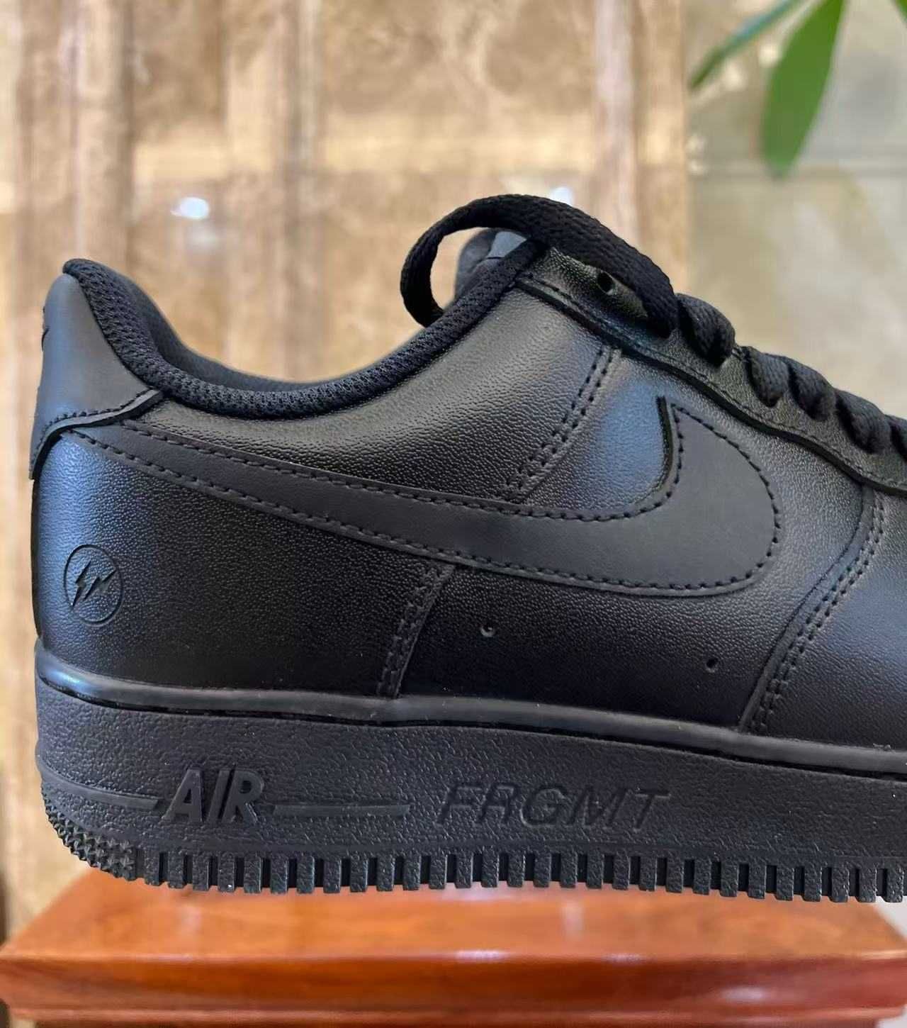 Nike Air Force 1 Low '07 Black r.42