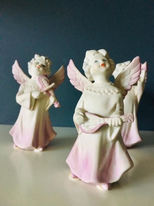 Conjunto de Anjinhos em Porcelana
