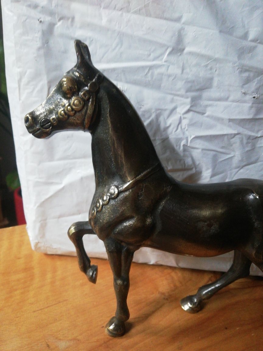 Figura konia mosiężna