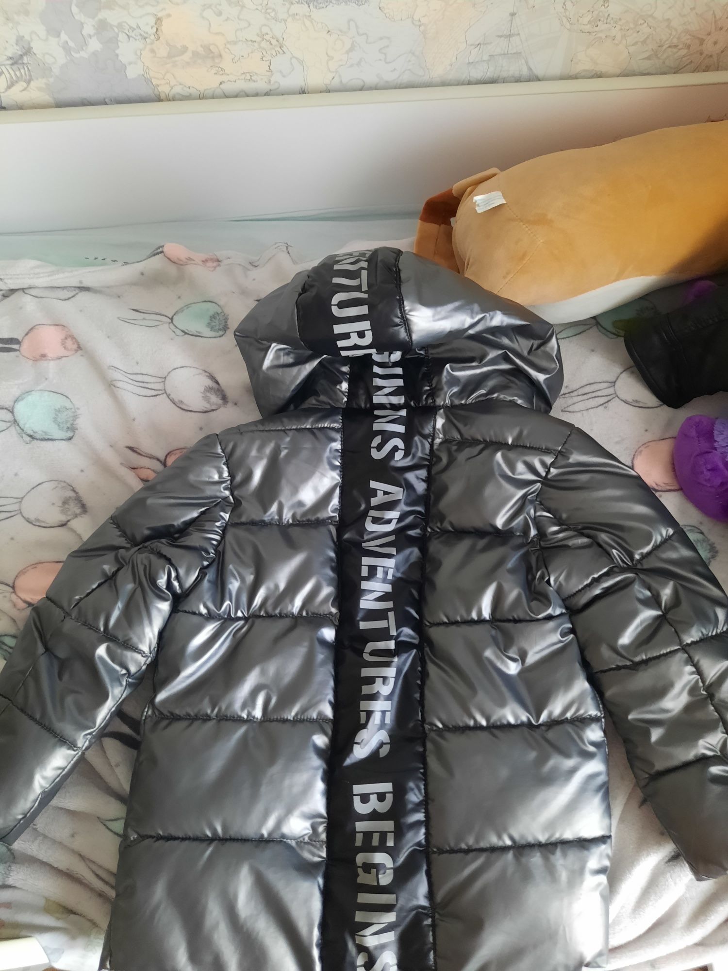 Продам детскую куртку