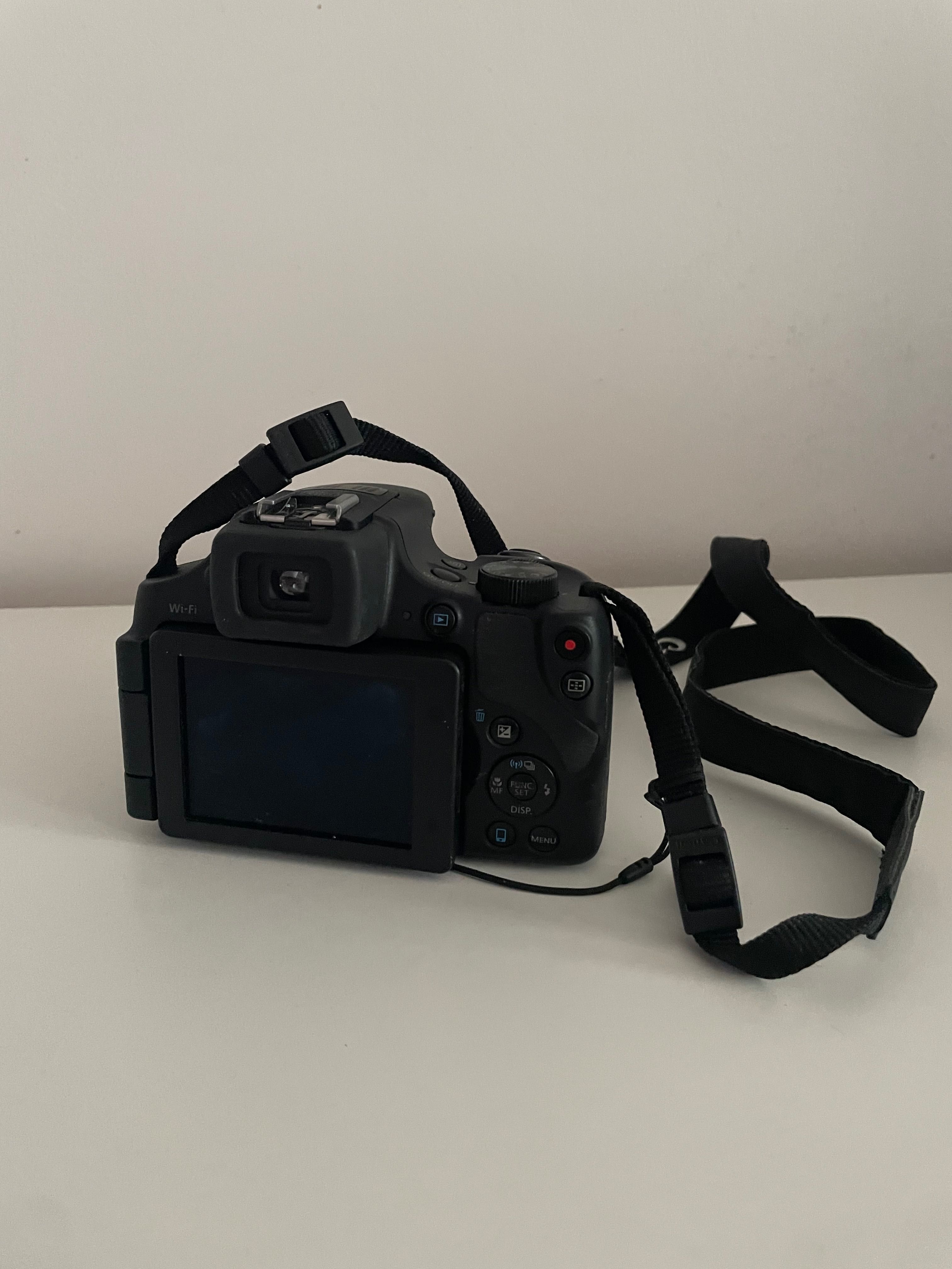 Aparat Canon PowerShot SX60 HS + futerał, statyw, ładowarka