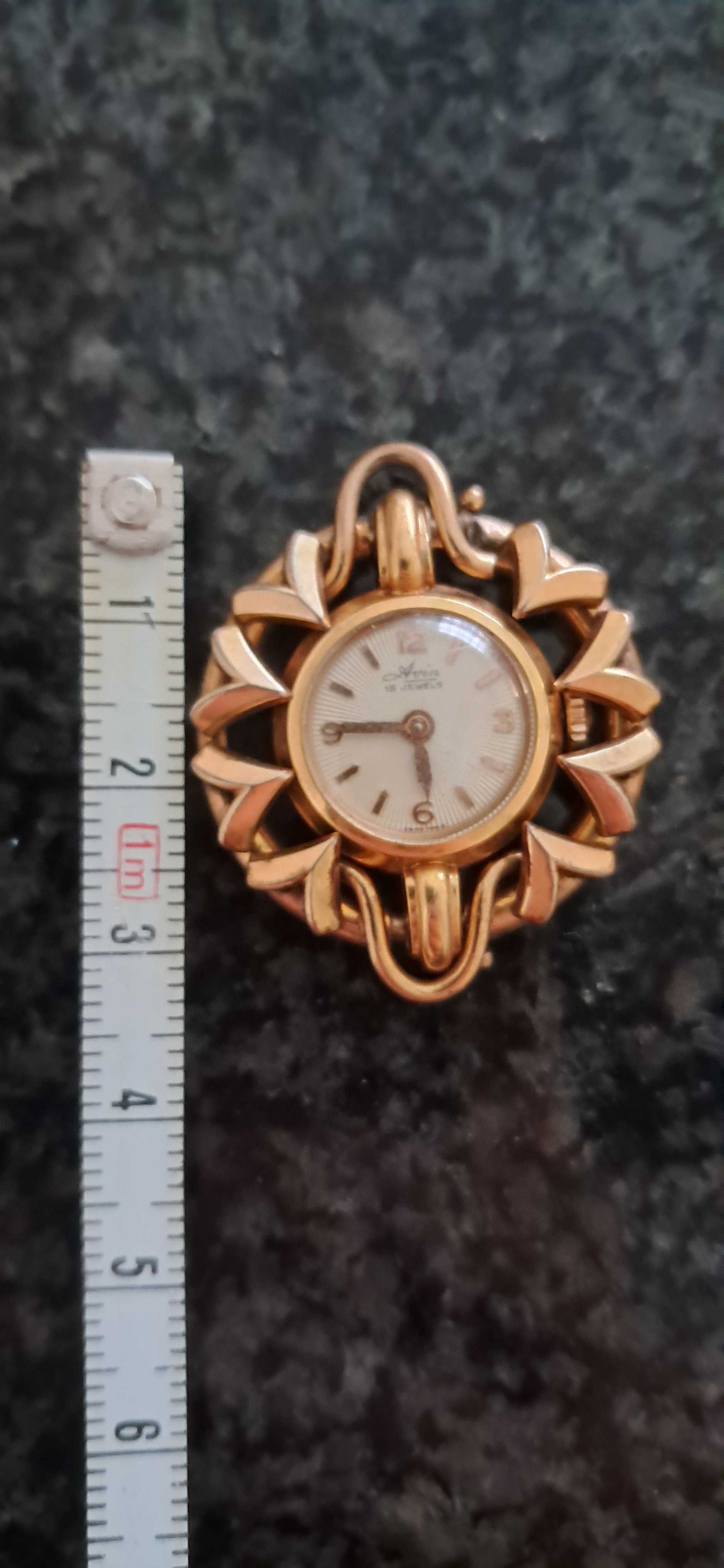 Relogios vintage brincos vintage pins colar de perolas