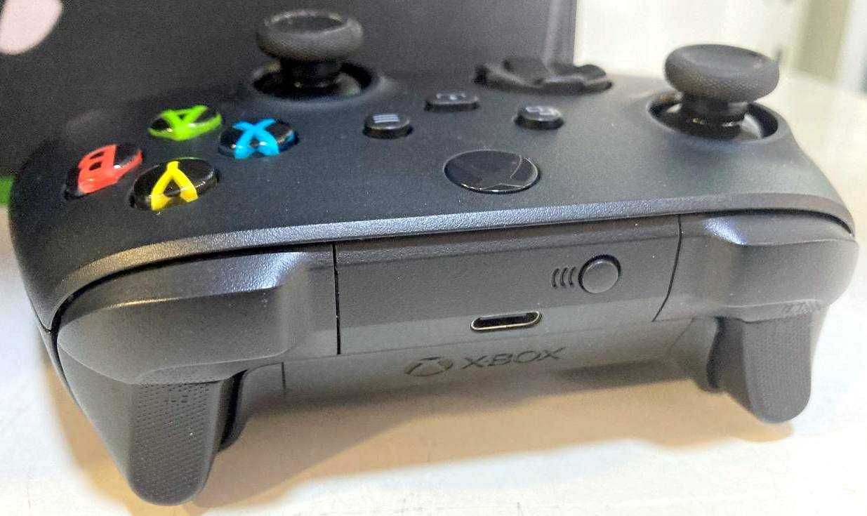 Стационарная игровая приставка Microsoft Xbox Series X 1TB