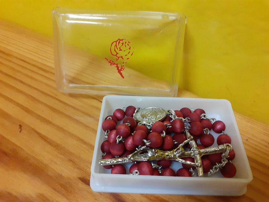 Różaniec z drzewa różanego 100% ok, komplet, opakowanie