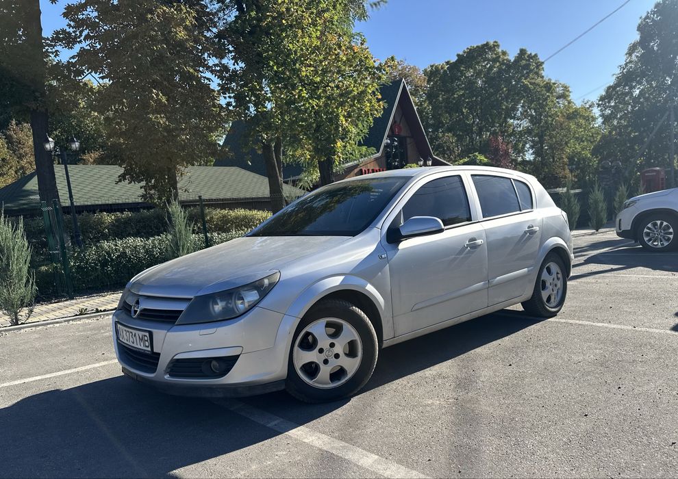 Opel Astra H гарний стан