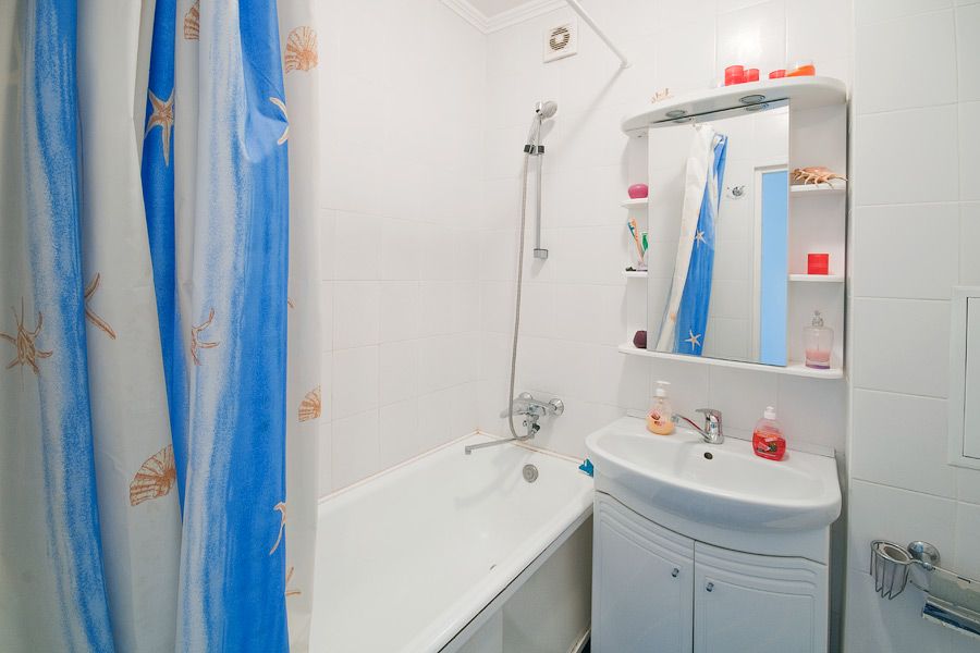 Подобово погодинно аренда квартира метро Лівобережна, Ентузіастів 25