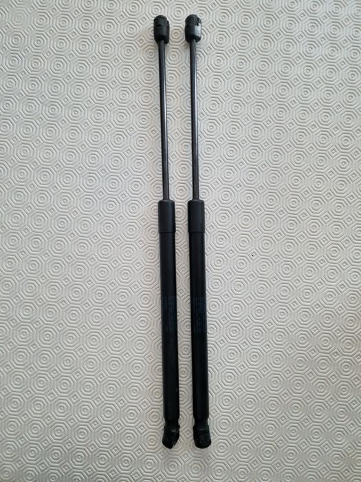 Amortecedores de Bagageira Golf Plus 05-07 (USADOS)