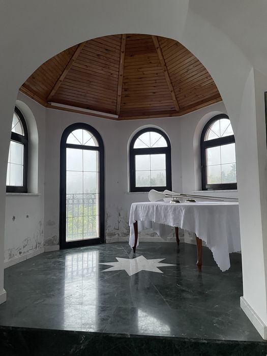 Dom willa w górach z przepieknym widokiem i wierzą