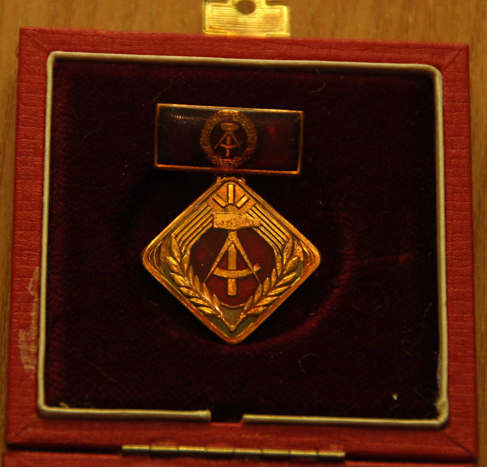 Medal odznaczenie Kollektiv der Sozialistischen Arbeit DDR Orden NRD