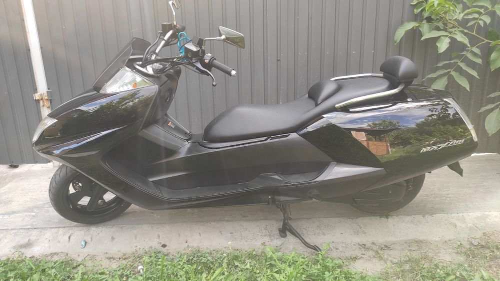 Yamaha maxam 250cc.