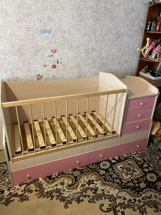 Детская Кроватка 3 в 1 кровать, стол, тумбочка