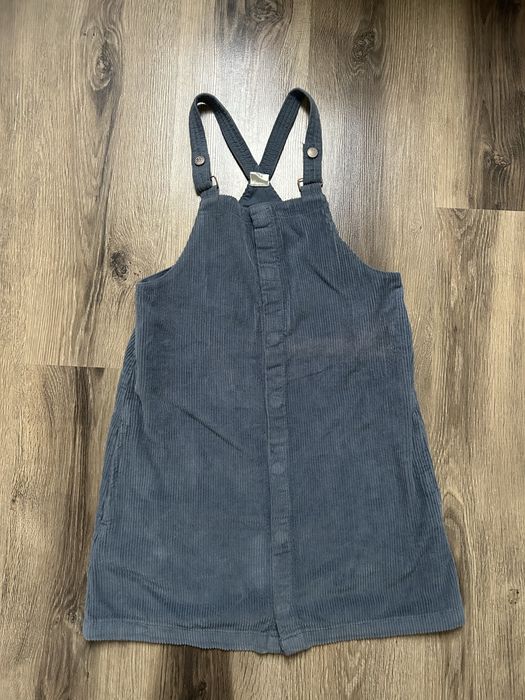 Sukienka sztruksowa 152