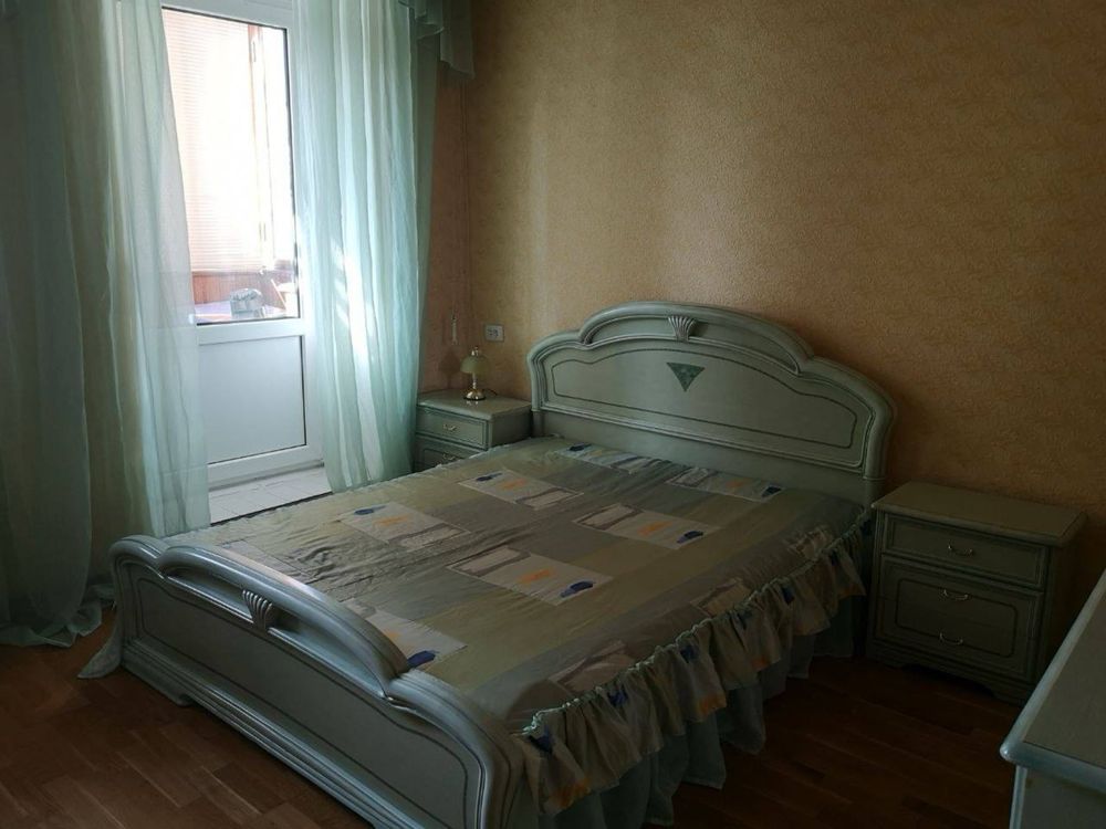 Вул. Євгена Чикаленка ( Пушкінська ),31-в, охайна 2 к.кв., 80 кв.м