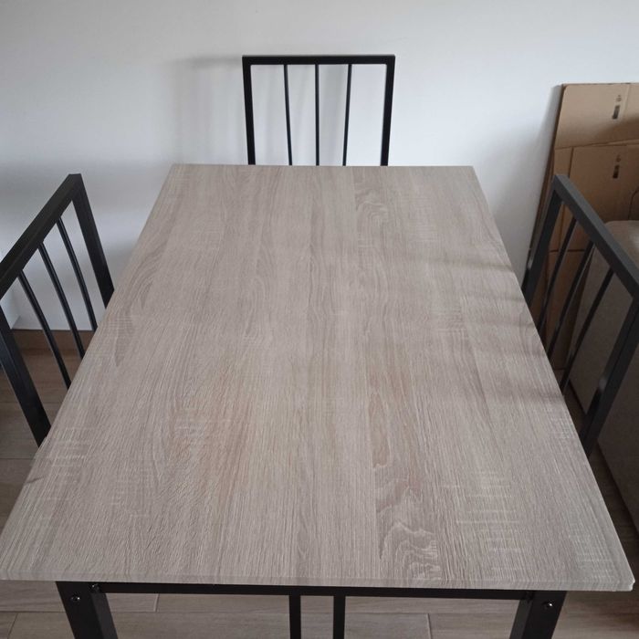 Oportunidade - mesa com cadeiras.