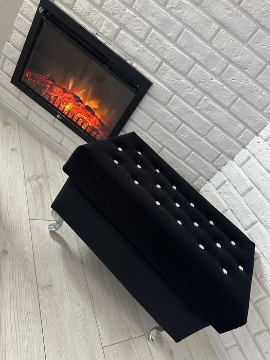 Piekna pikowana pufa glamour czarna