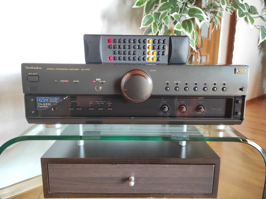 Wzmacniacz Technics SU-A707 oraz pilot