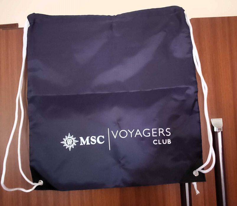 Saco MSC + Bloco notas MSC + Caneta Abu Dhabi