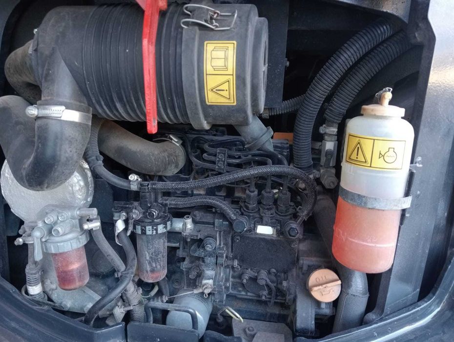 Mini Giratória Yanmar ano 2016