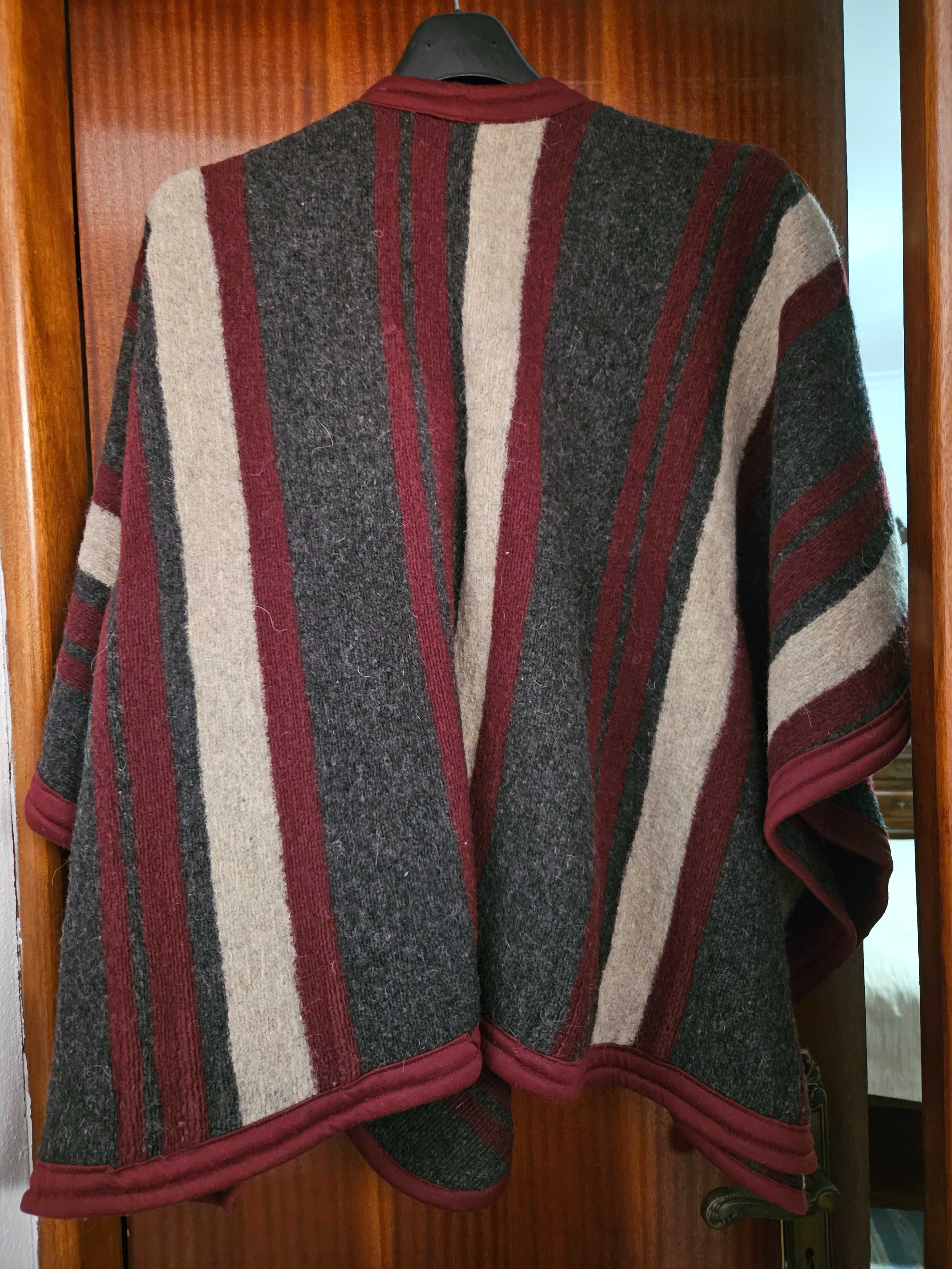 Capa/Poncho em lã