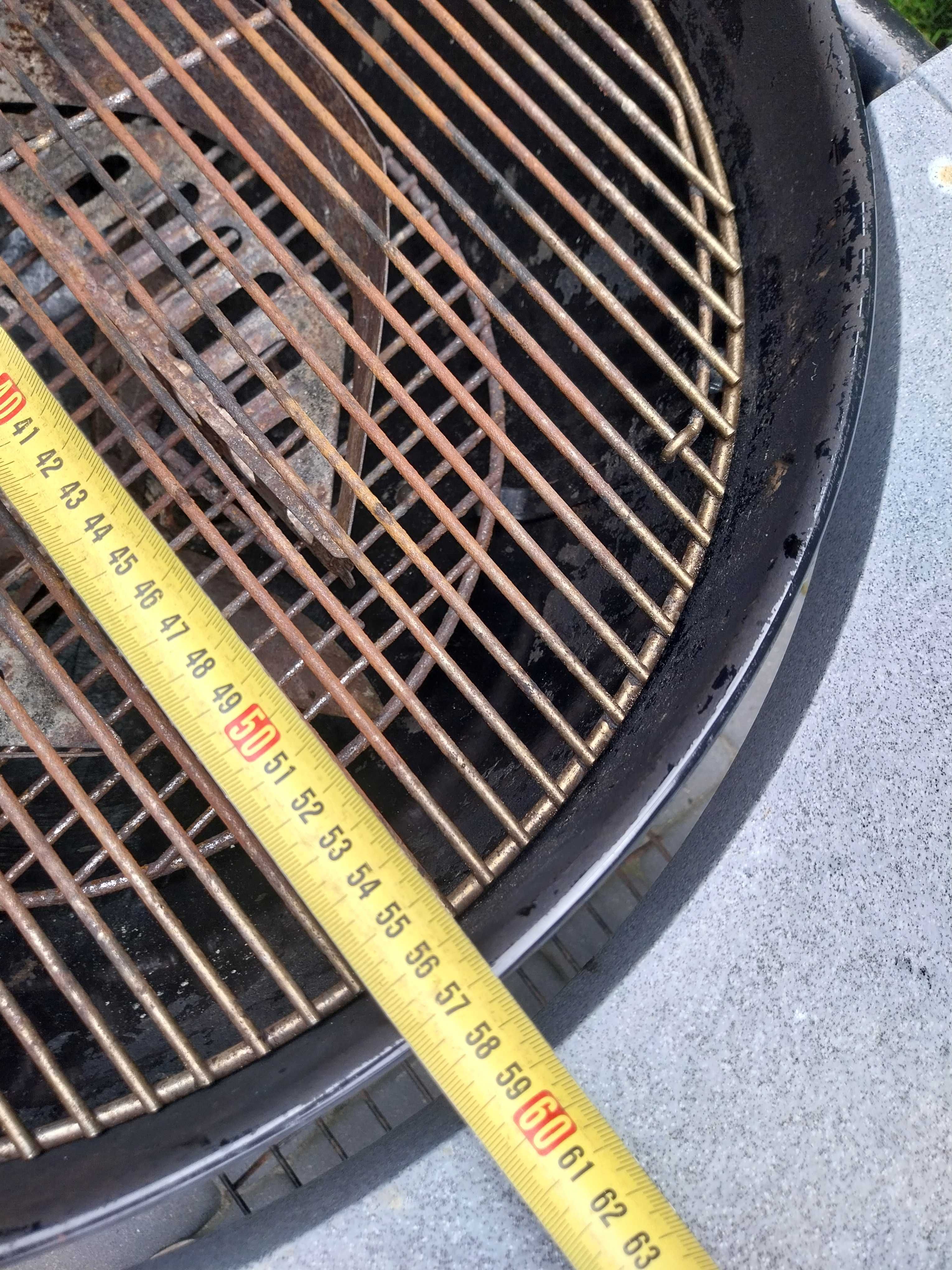 Grill węglowy Weber 57 cm ze stolikiem i pokrowcem , Made in USA
