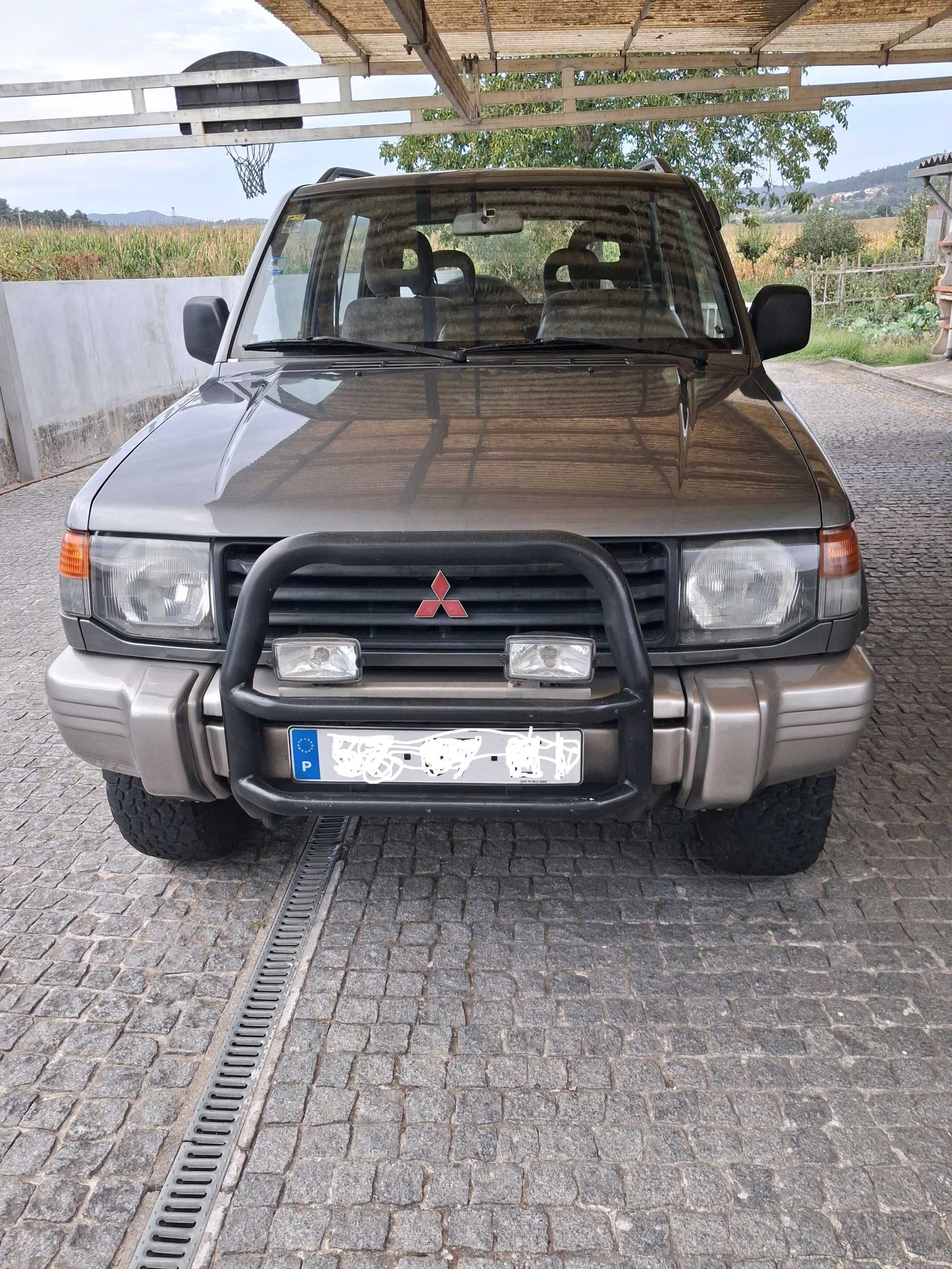 Mitsubishi Pajero 2.5