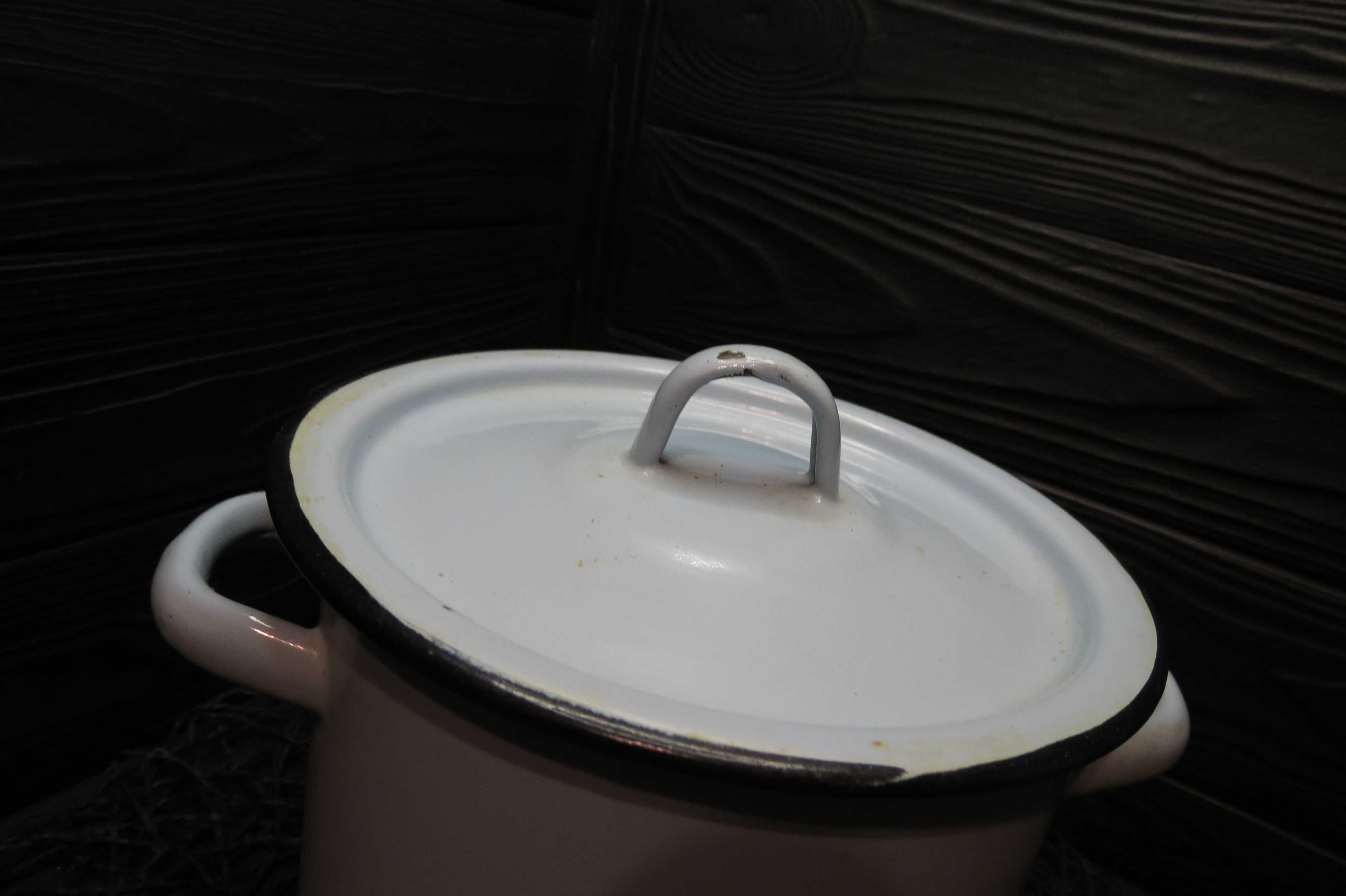Кастрюля эмалированная голубая с крышкой