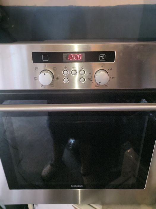 Электро духовка Siemens HB33U550
Артік. 000038335