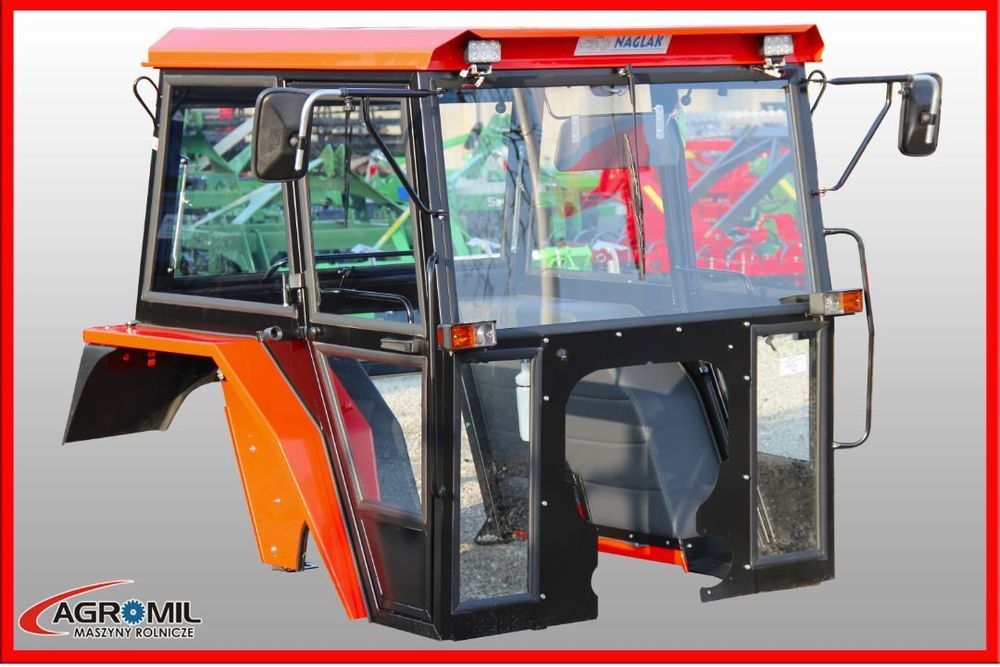 Kabina ciągnikowa kabina do ciągnika C- 360 z błotnikami metalowymi Naglak C360