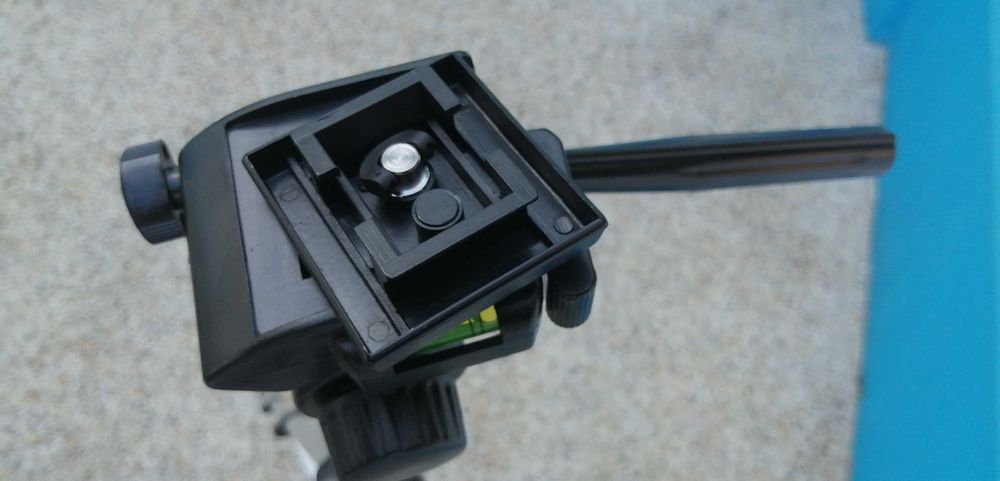 Tripé em alumínio 145cm