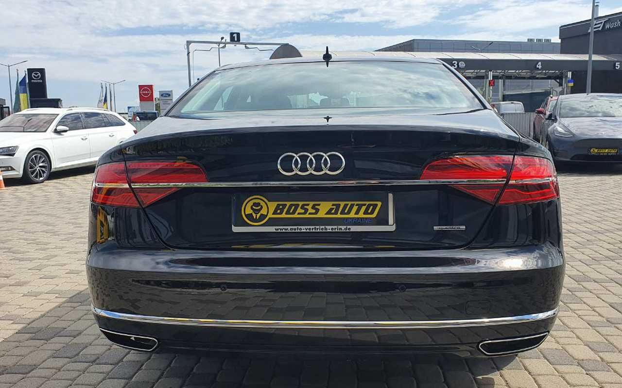 Audi A8 2016 року