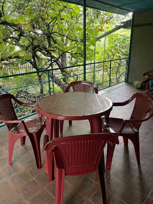 Продаються столи та стула і лавки до них