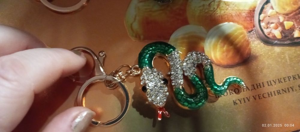 Подарок змея брелок камни  шикарний зеленая