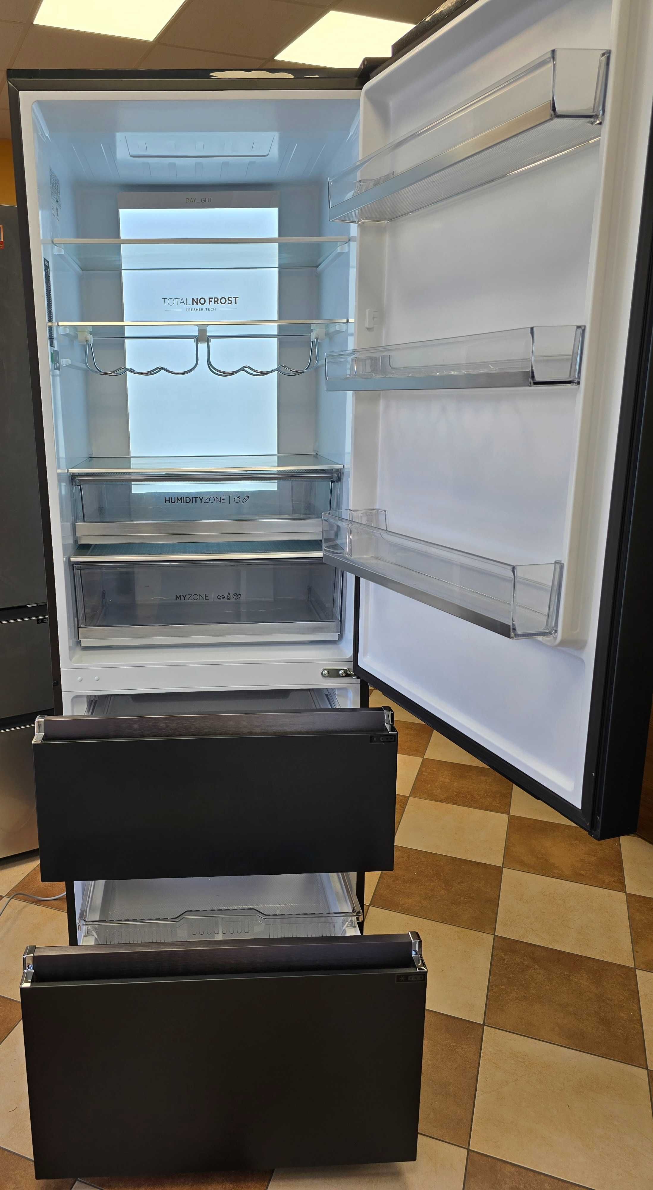 Lodówka Haier Seria 7 HTW7720ENMB Pełny No Frost - 200,6cm