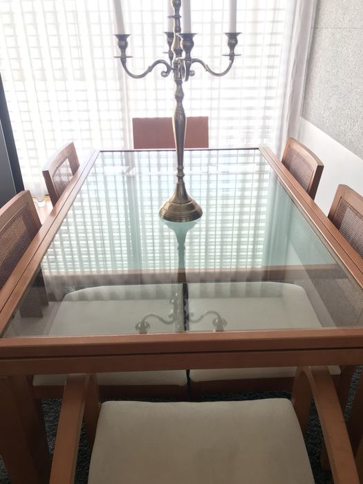 Mesa de jantar extensivel + 4 cadeiras em Cerejeira