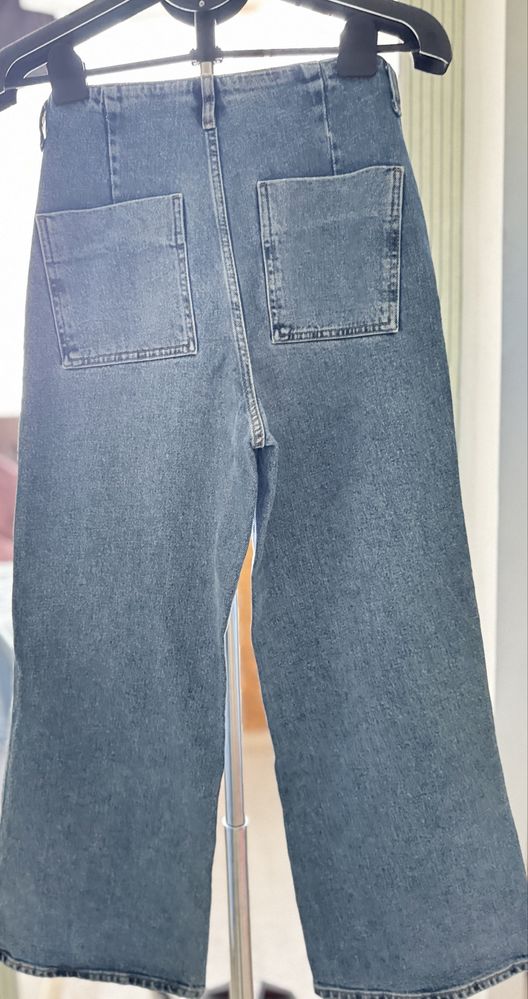 Джинси Zara з золотими гудзиками