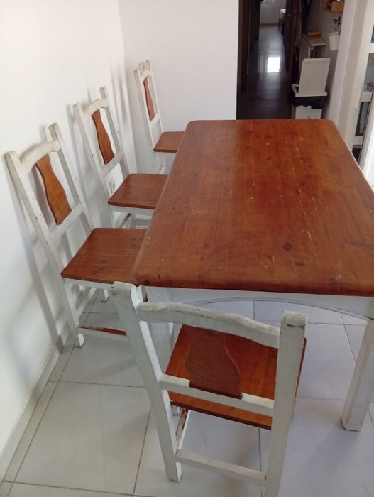 Mesa madeira com 4 cadeiras