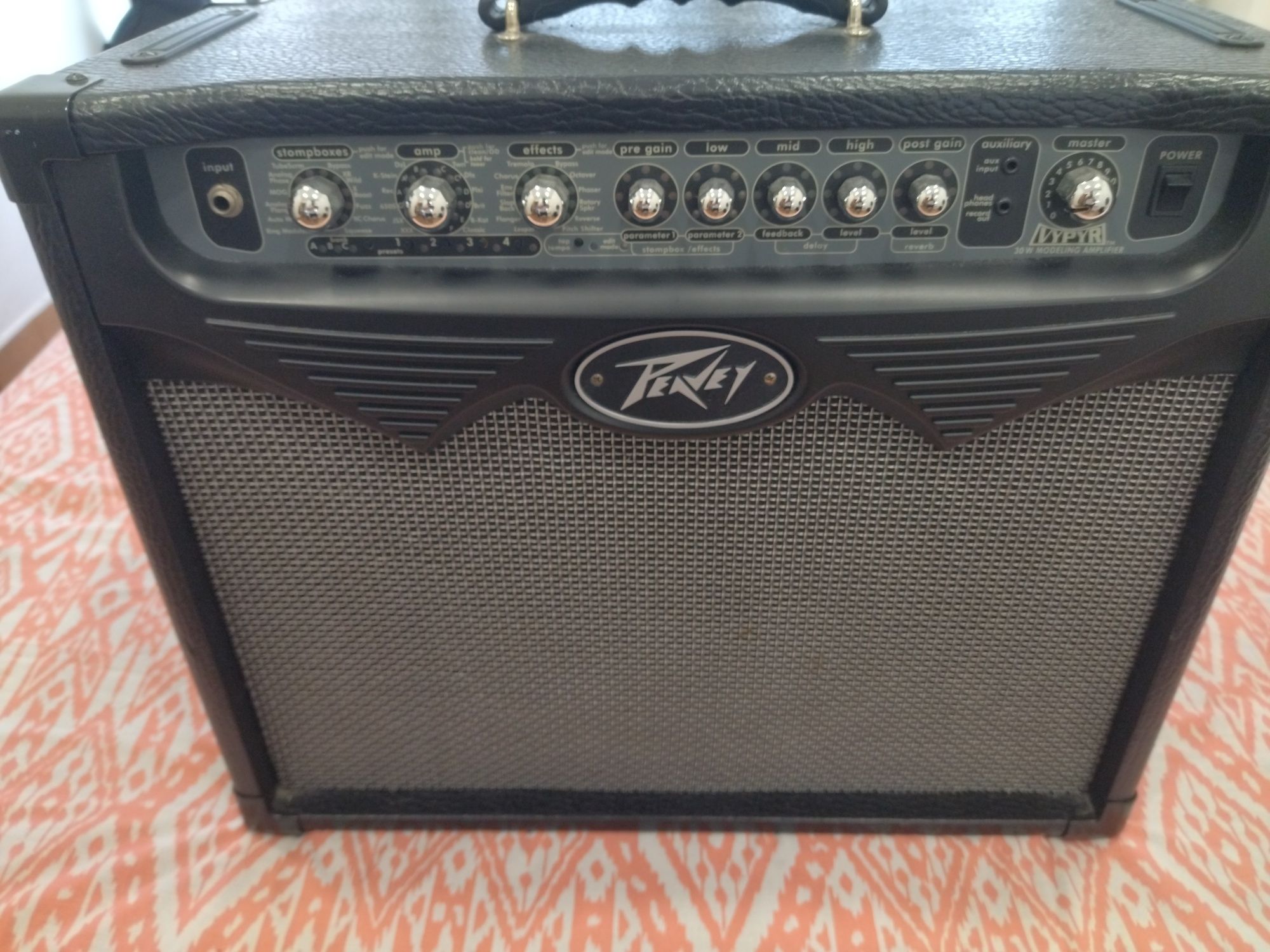 Amplificador Peavey 30w impecável