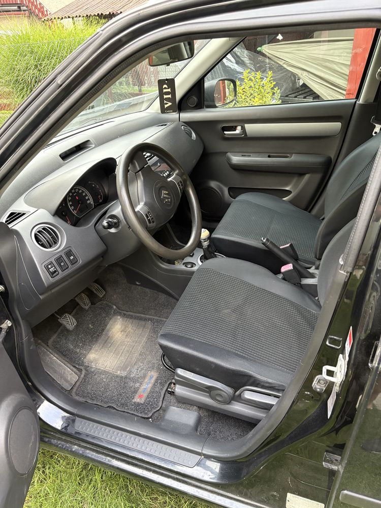 Suzuki Swift 2005r do sprzedania. Silnik 1.5 w benzynie z gazem.