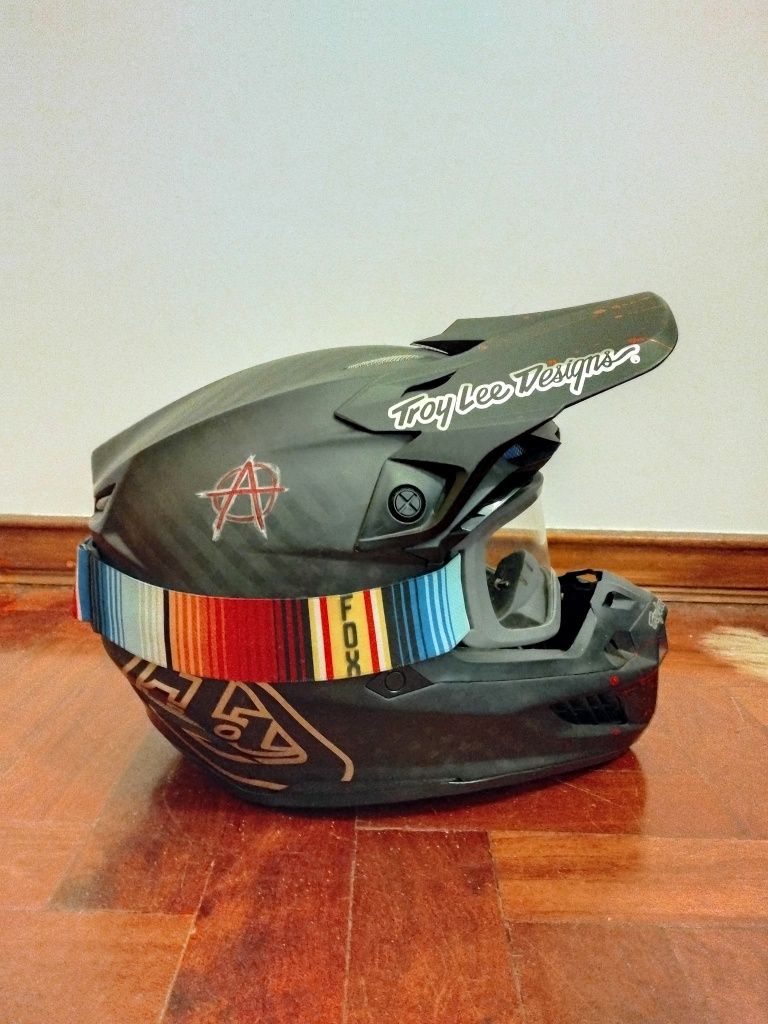 Capacete Troy Lee SE Carbon