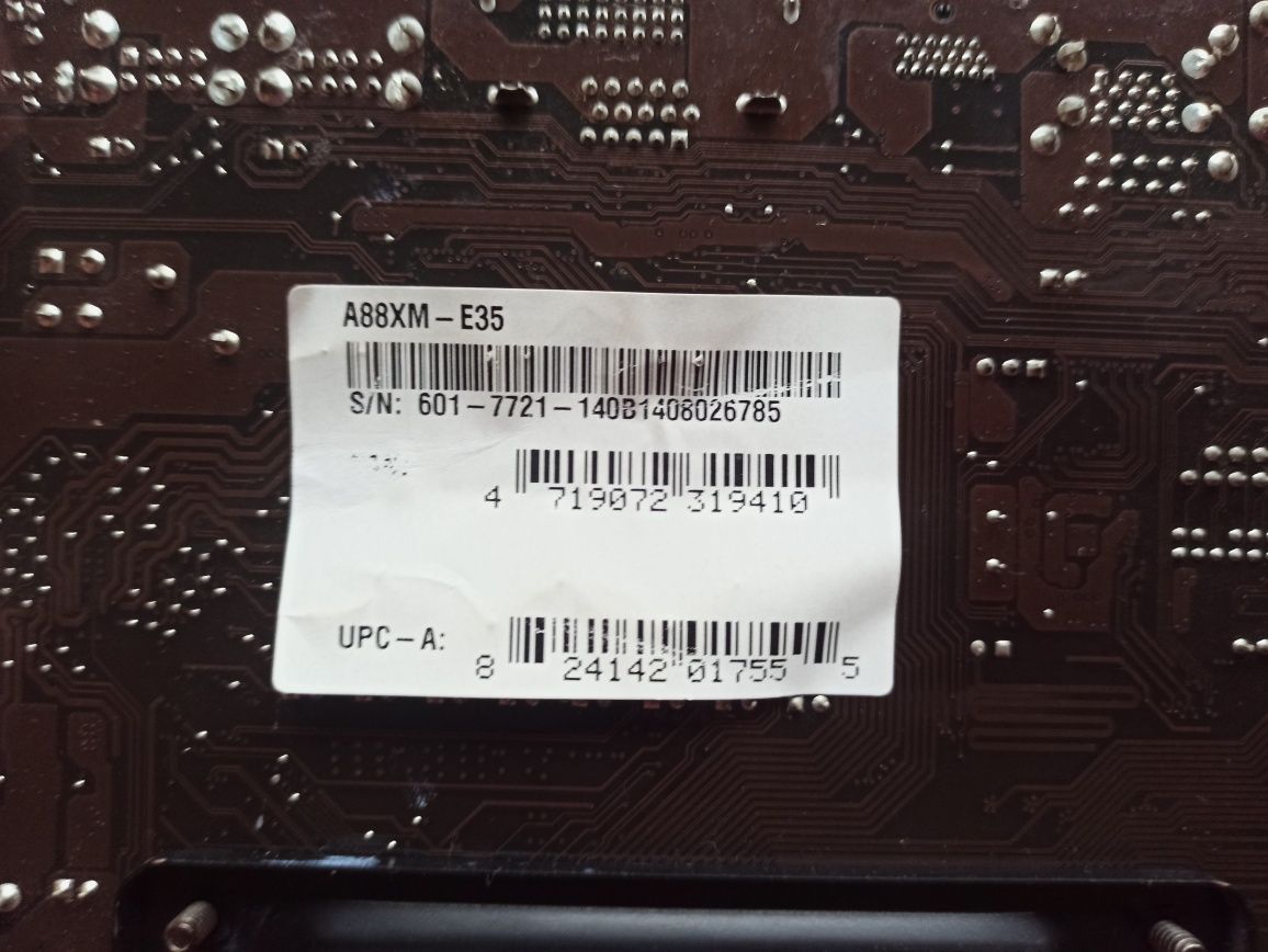 Płyta główna MSI A88XM-E35 z procesorem AMD A8-6600