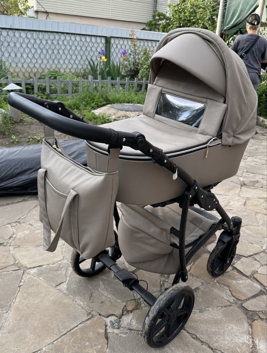 Коляска 2 в 1 з екошкіри